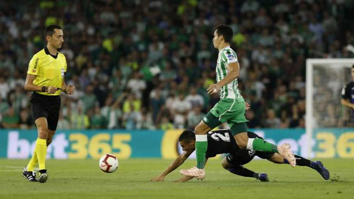 Боротьба в матчі Бетіс – Леванте / Сайт Ла Ліги