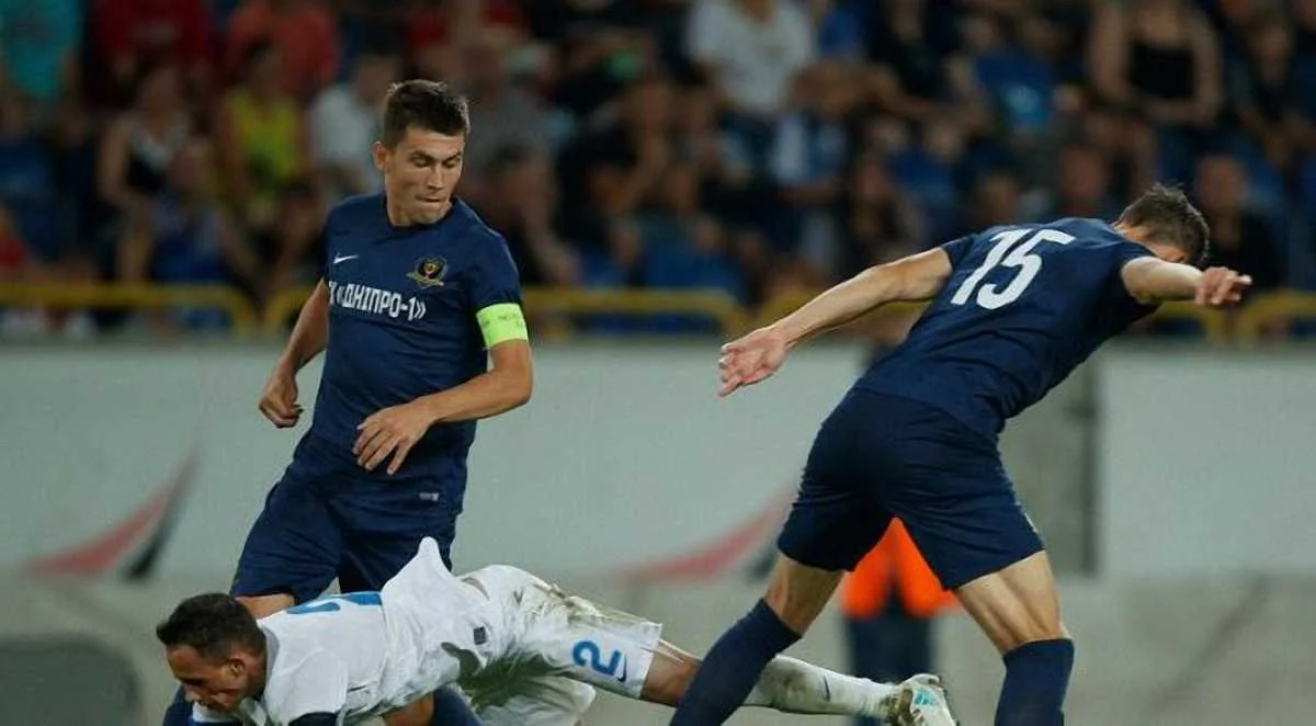 Первая лига: СК Днепр-1 разобрался с Балканами и остался на вершине таблицы