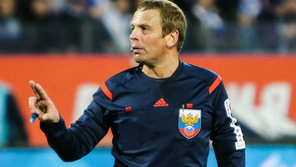 Конфуз арбітра в Росії / фото із соцмереж