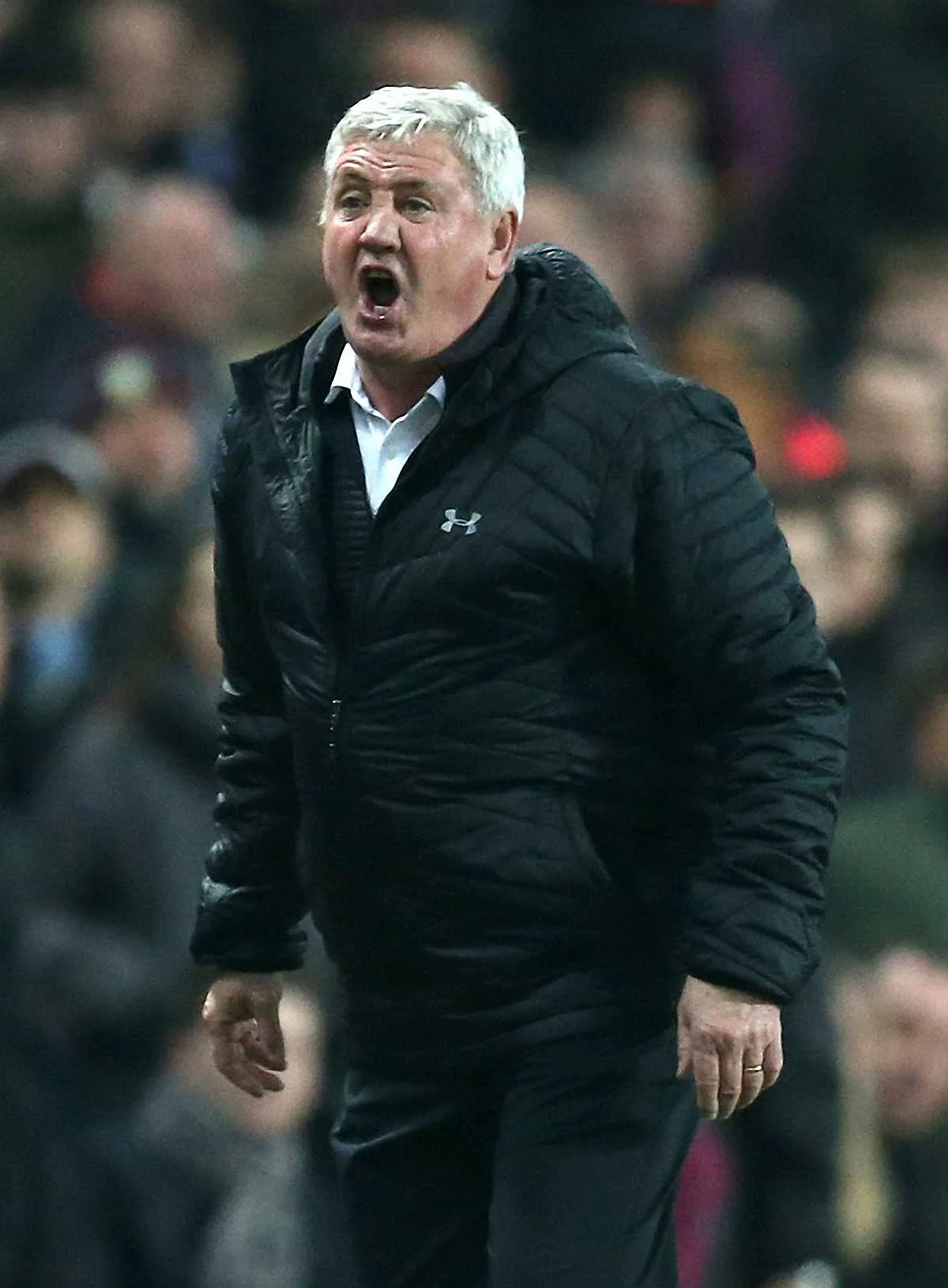 Стів Брюс / соцмережі