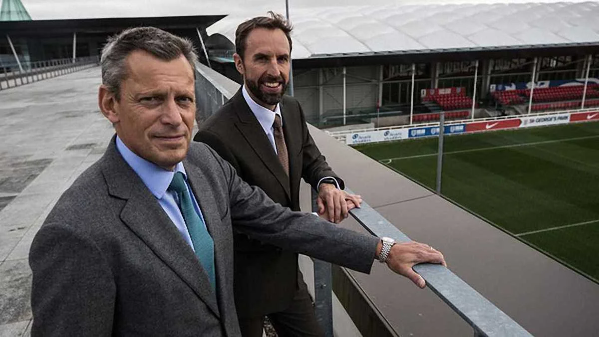 Гарет Саутгейт (сзади) / Футбольная ассоциация Англии