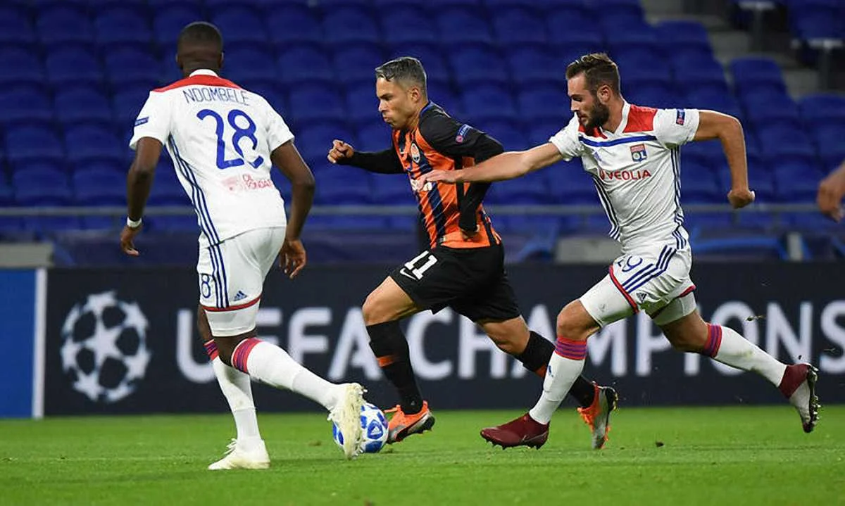 Марлос в матче с Лионом / фото из соцсетей