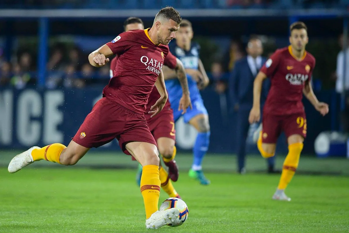 Джеко прорывается к воротам соперника / Твиттер ФК Рома