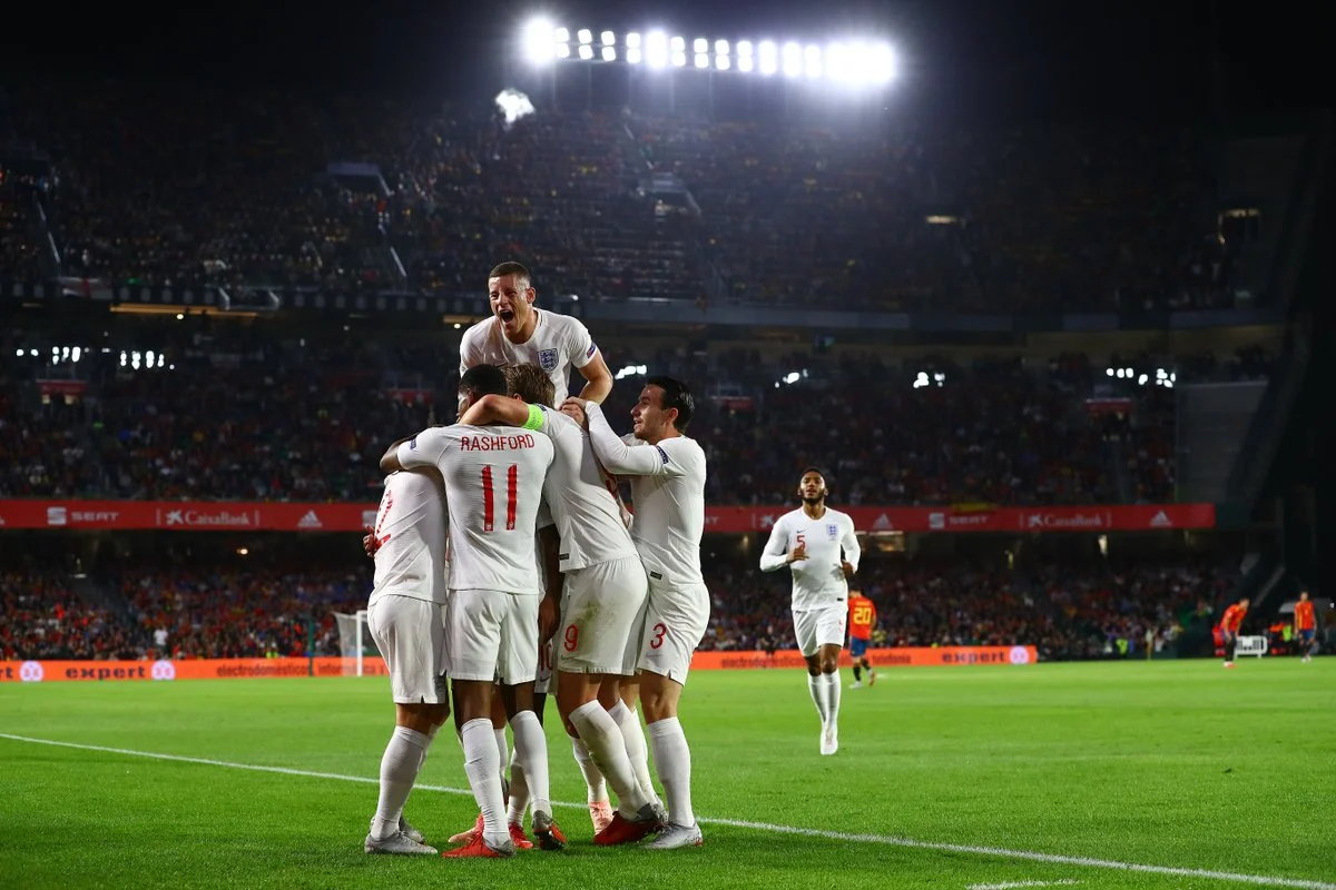 Радость англичан / твиттер сборной Англии