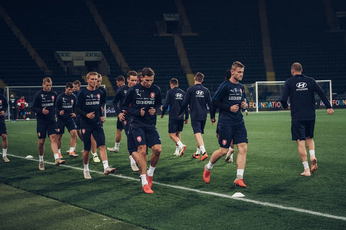 Україні – Чехія: як гості на полі ОСК Металіст тренувались