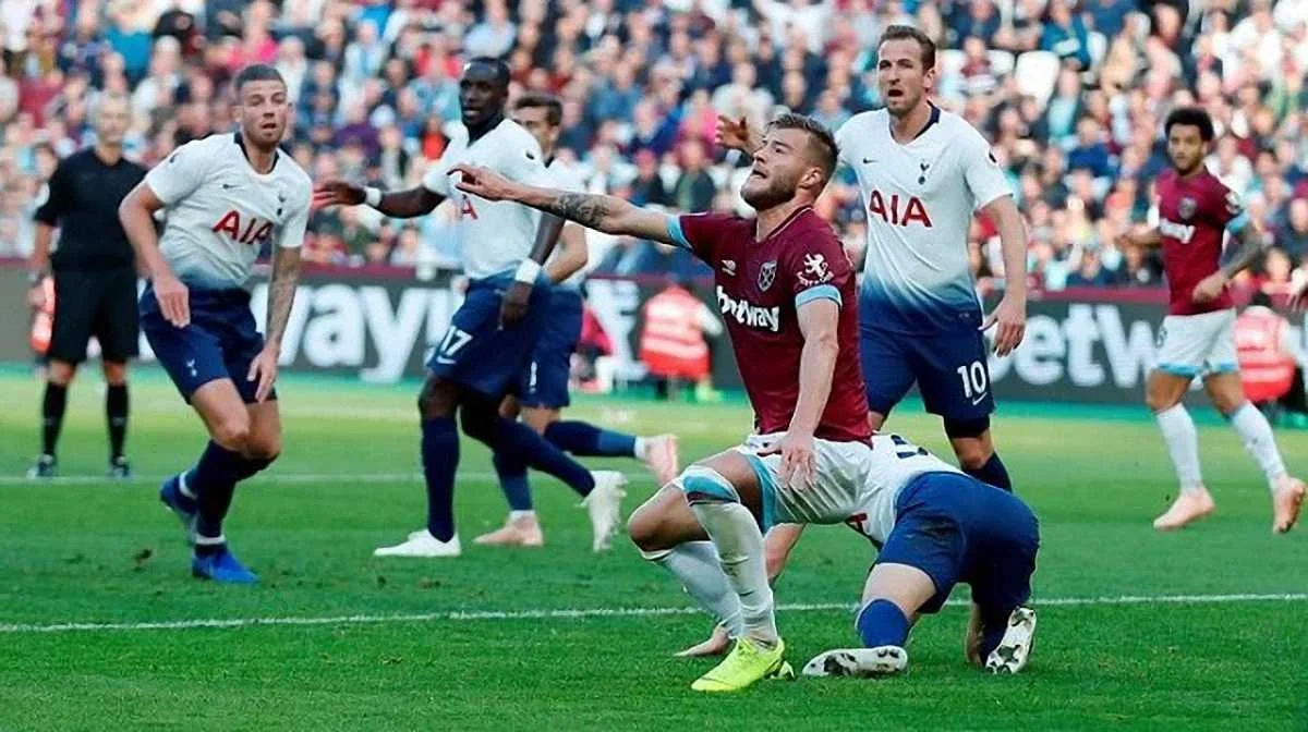 Ярмоленко може пропустити півроку через травму