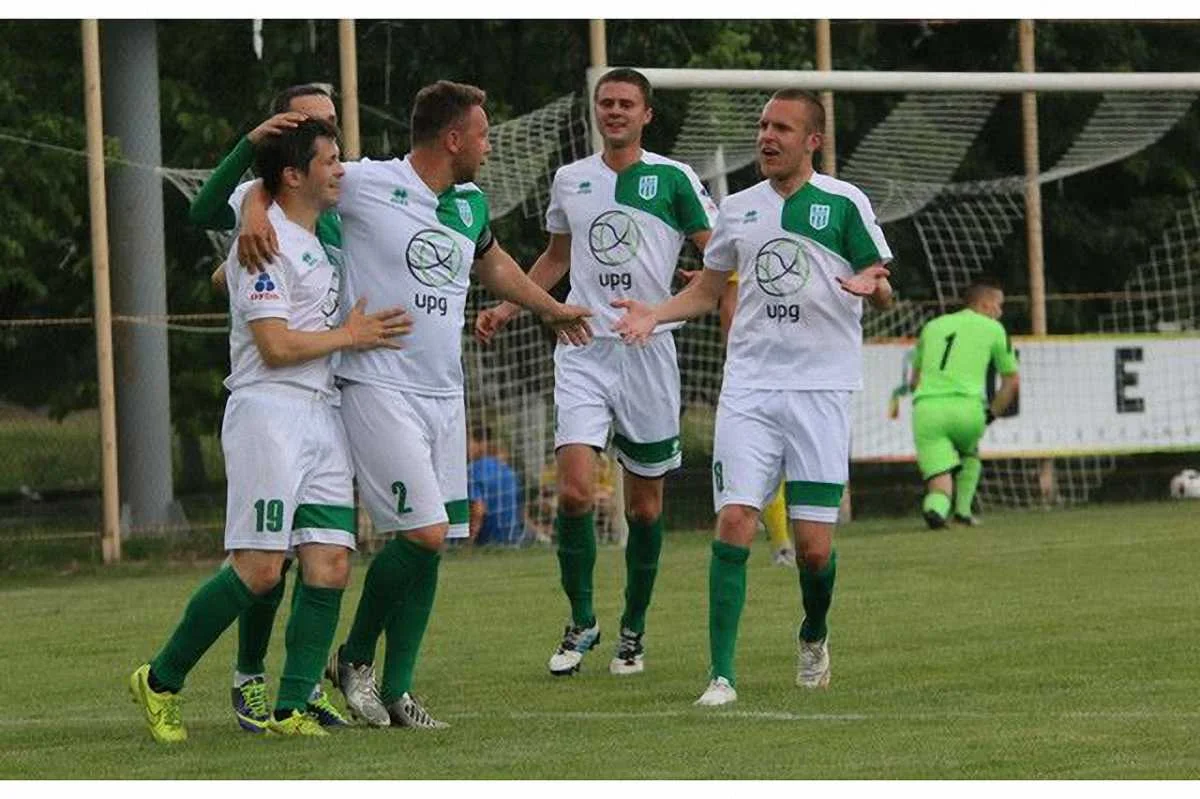 Друга ліга: тернопільська Нива обіграла Чайку, Буковина спасувала перед Поліссям