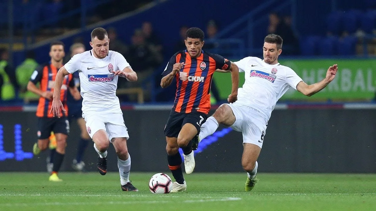 Харатин сбивает Тайсона