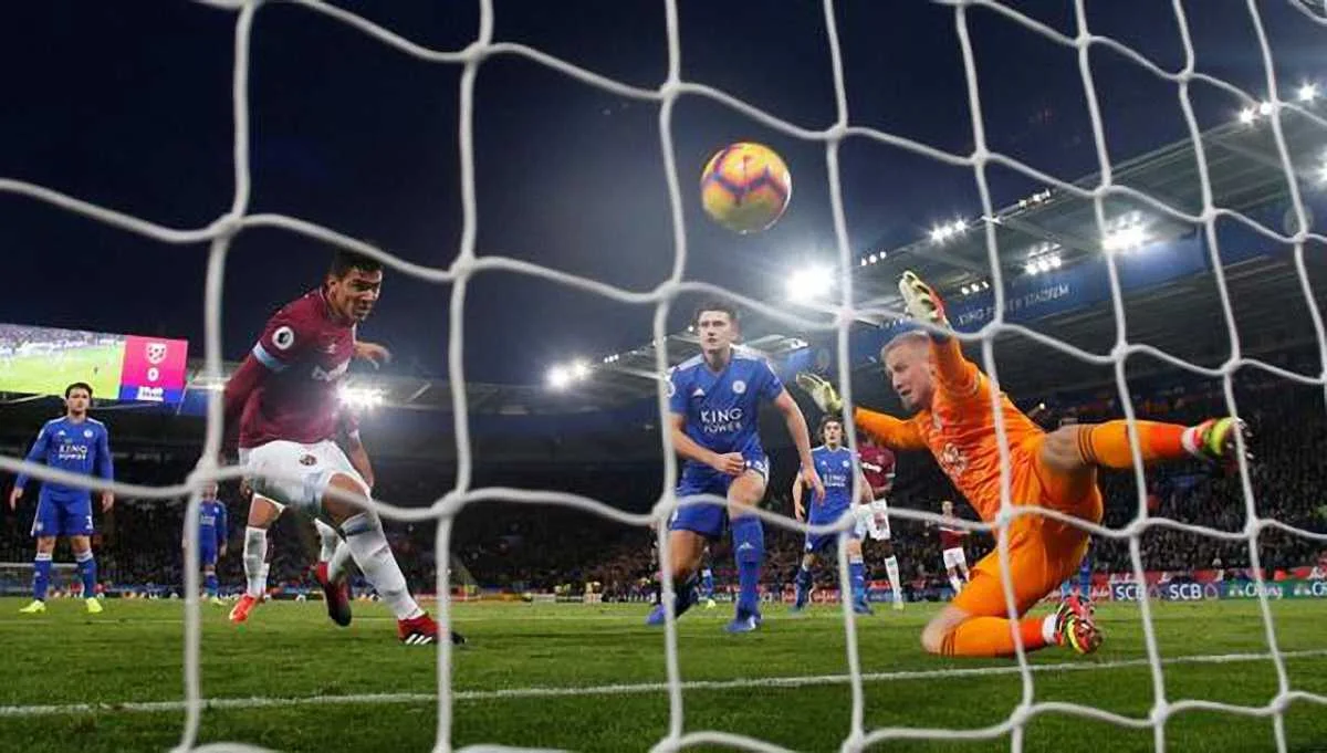 Бальбуена відкрив рахунок в матчі / Твіттер Прем'єр-Ліги