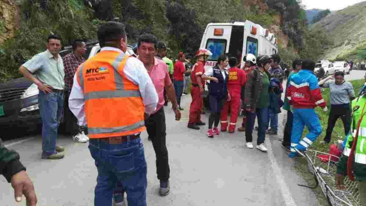 У Перу автобус із дитячою футбольною командою зірвався у прірву – є жертви 