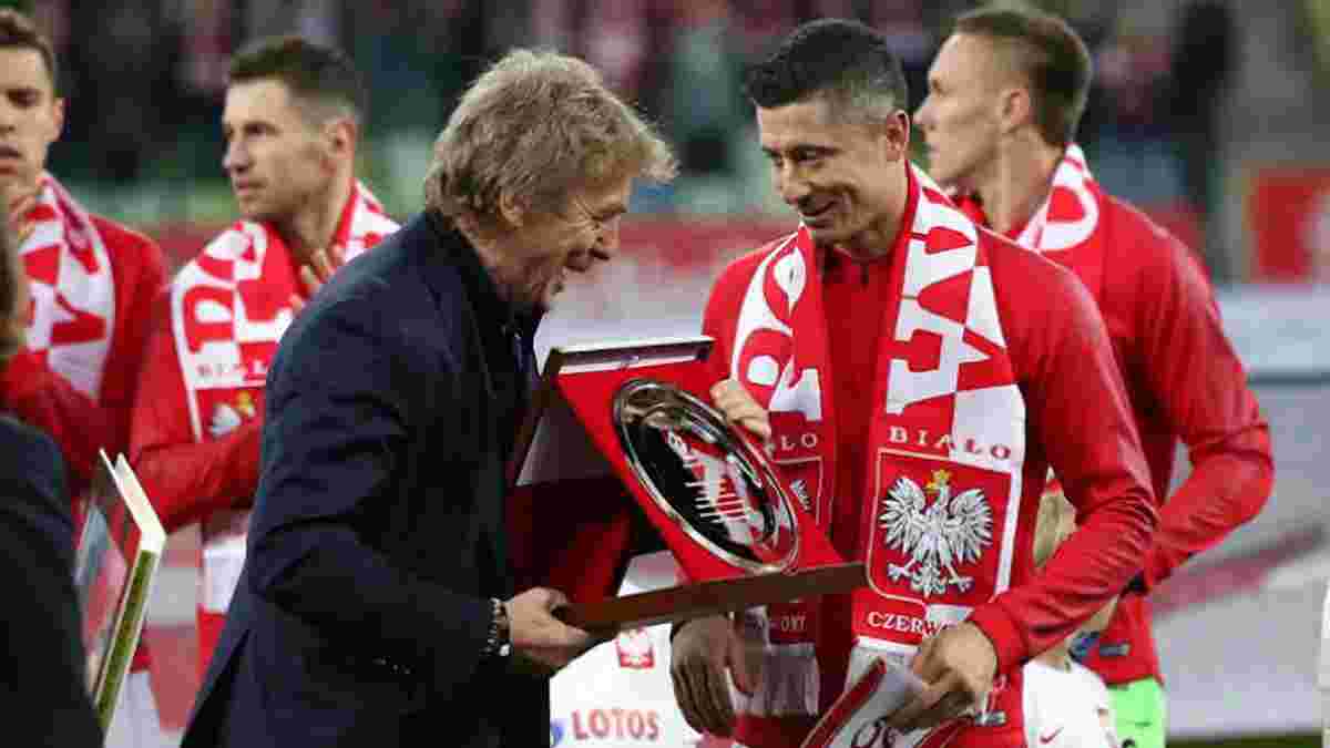 Левандовски получил награду за 100 матчей в сборной Польши