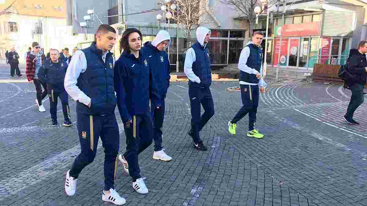 Збірна України прогулялась по Трнаві перед матчем проти Словаччини 