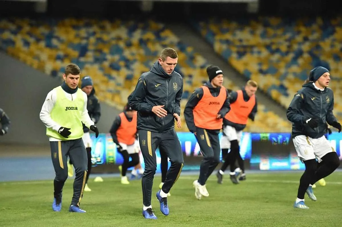 Турция – Украина: на матч полетят все футболисты, травмированные Яремчук и Кривцов отправились с командой