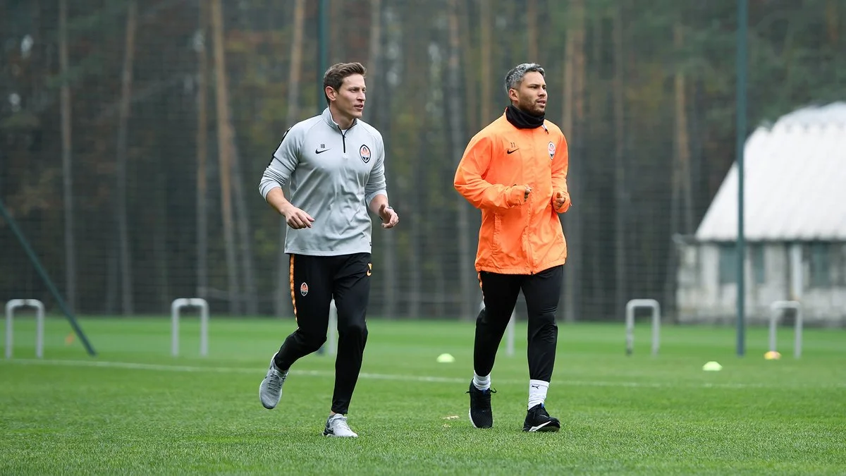 Марлос (справа) / ФК Шахтар