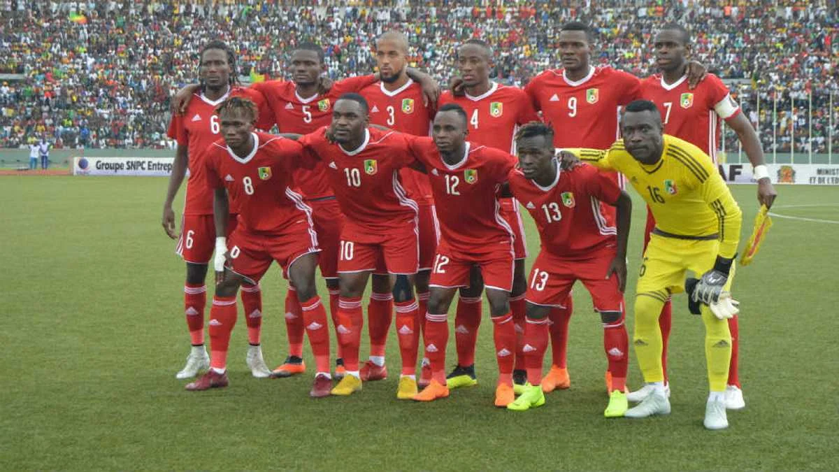 Дощ ледве не зірвав матч КАН / фото із соцмереж