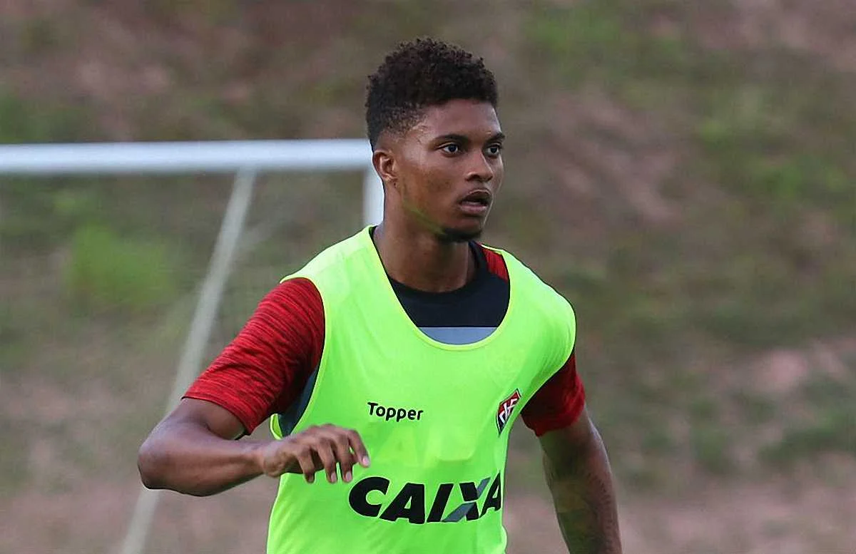 Лукас Рибейро / Витория