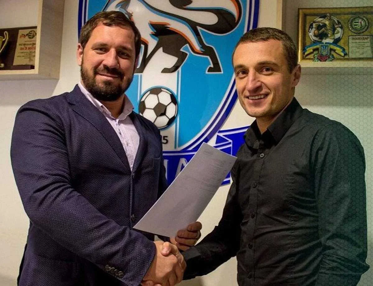 Кополовец (справа) стал спортивным директором Миная / Фото ФК Минай