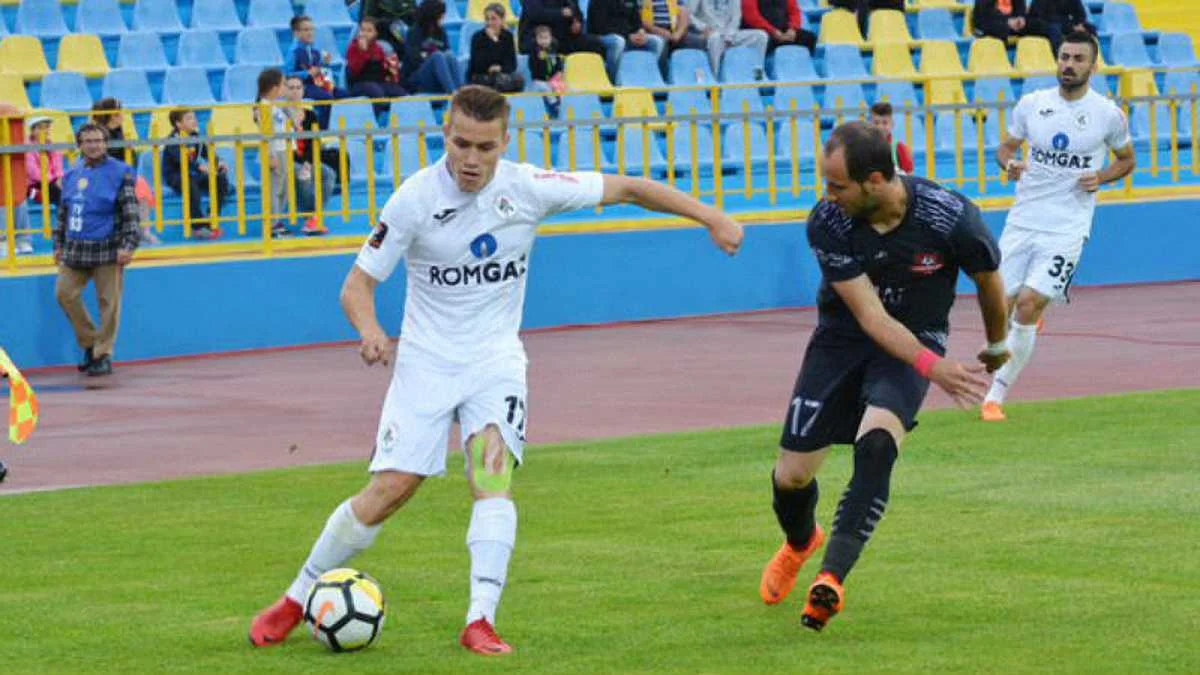 Даріус Олару (зліва) / фото: ФК Газ-Метан