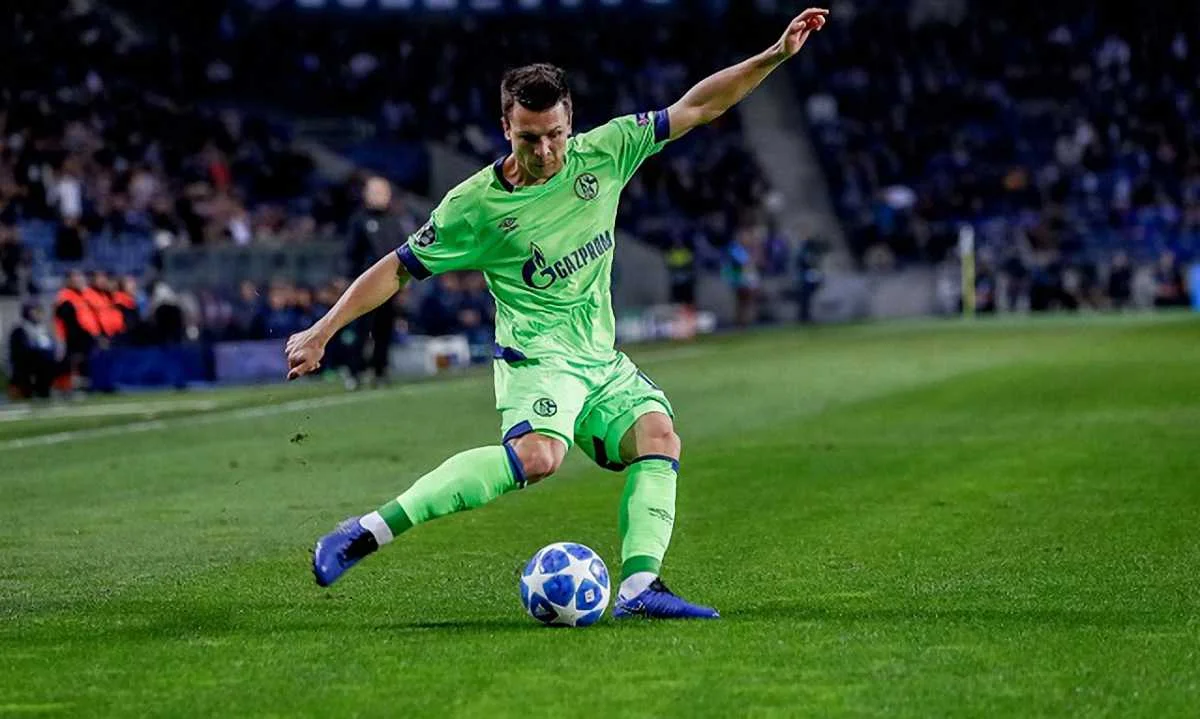 Шальке з Коноплянкою програв Порту, але вийшов у 1/8 Ліги чемпіонів