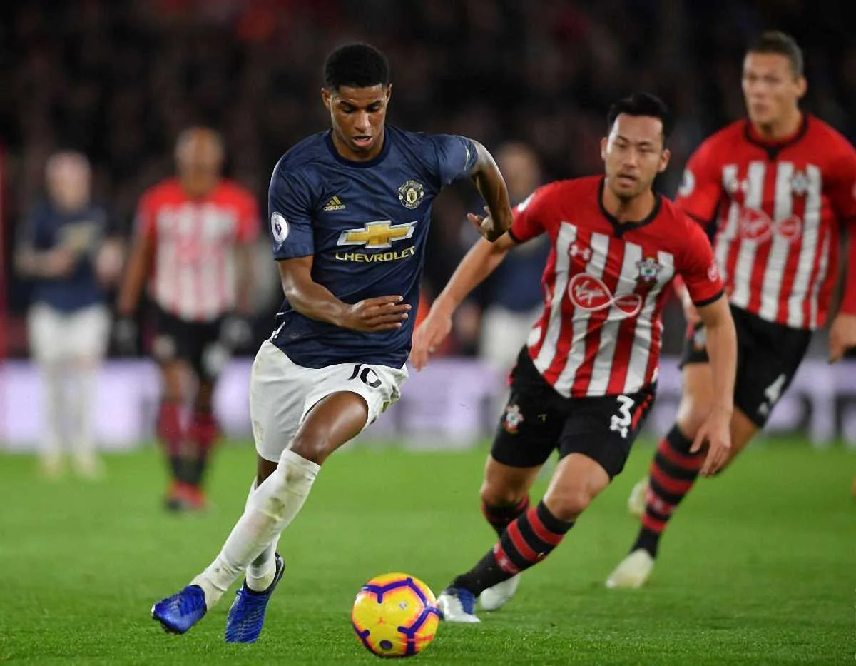 Рэшфорд прорывается к воротам соперника / Твиттер ФК Манчестер Юнайтед