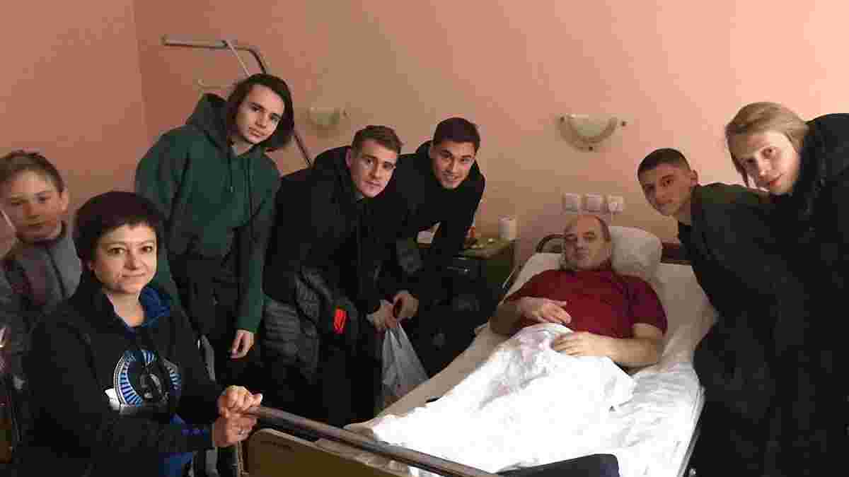 Игроки Динамо посетили раненых в военном госпитале