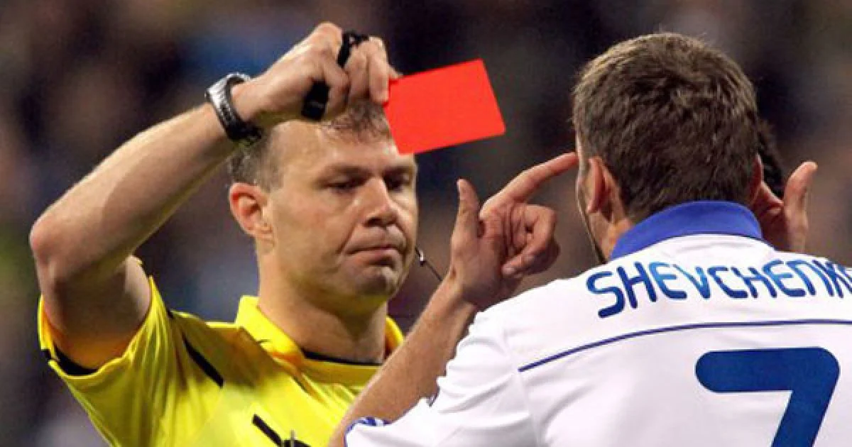 Кюйперс удаляет Шевченко / Фото: соцсети