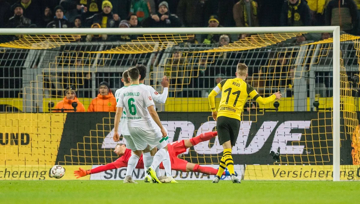 Ройс забиває другий м'яч / Твіттер ФК Борусія