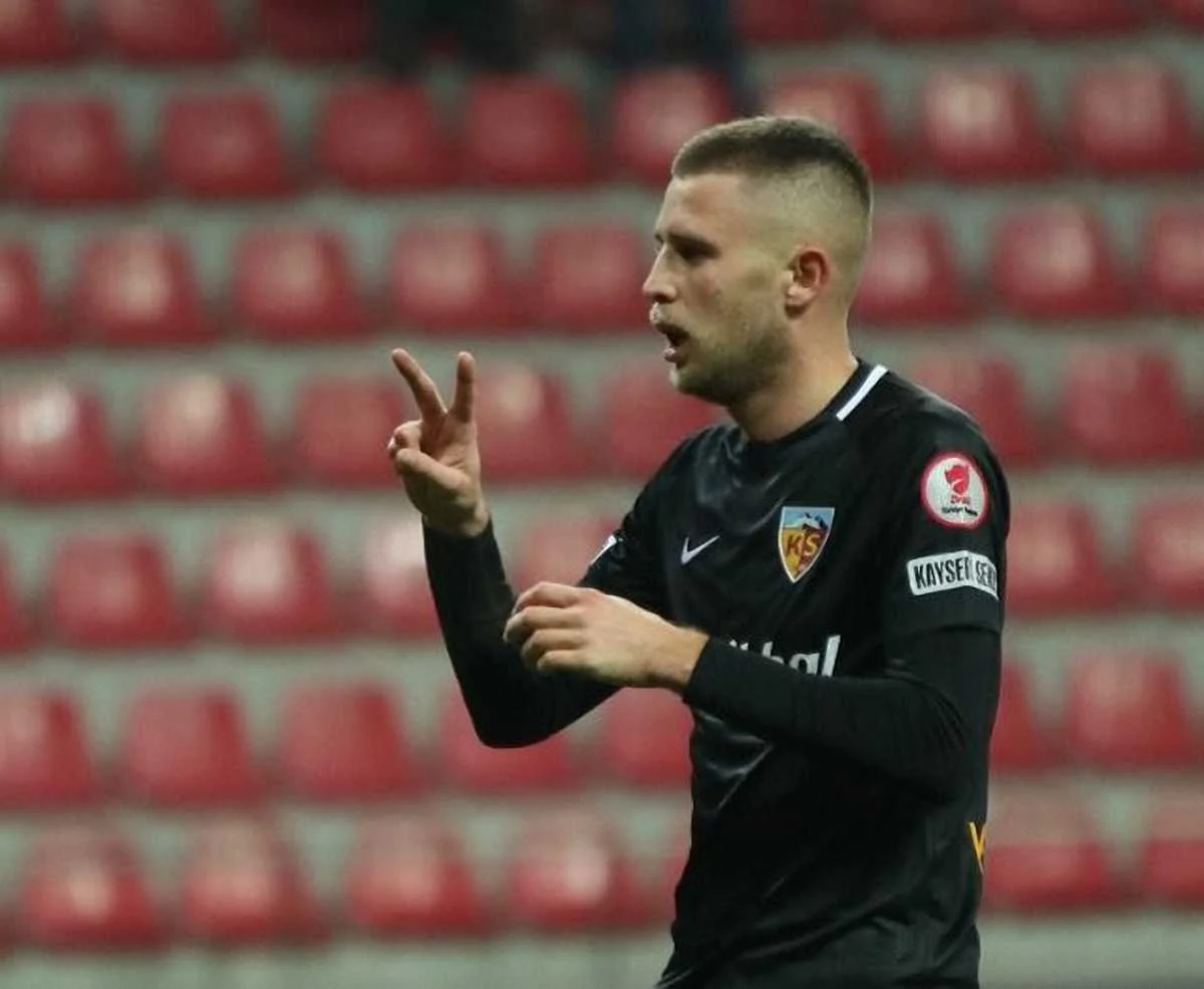 Кравець оформив дубль