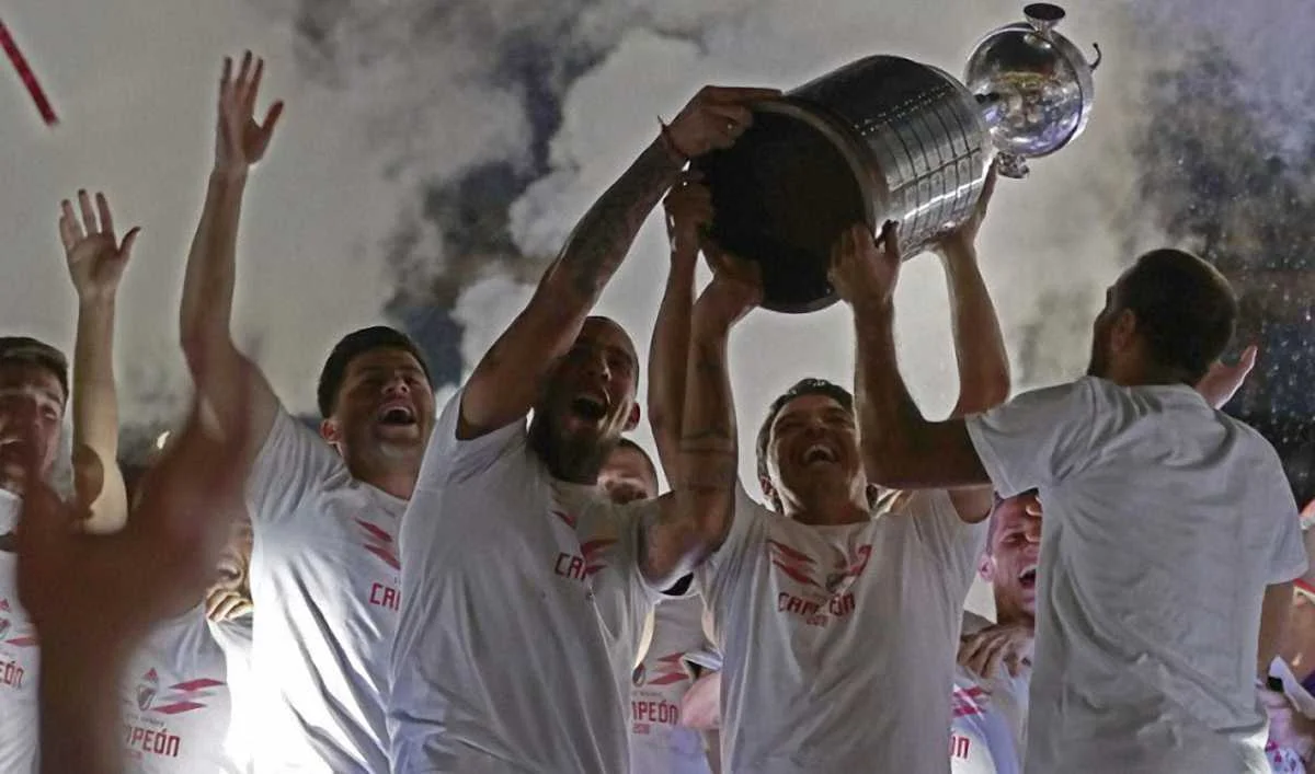 Рівер Плейт святкує перемогу у Копа Лібертадорес