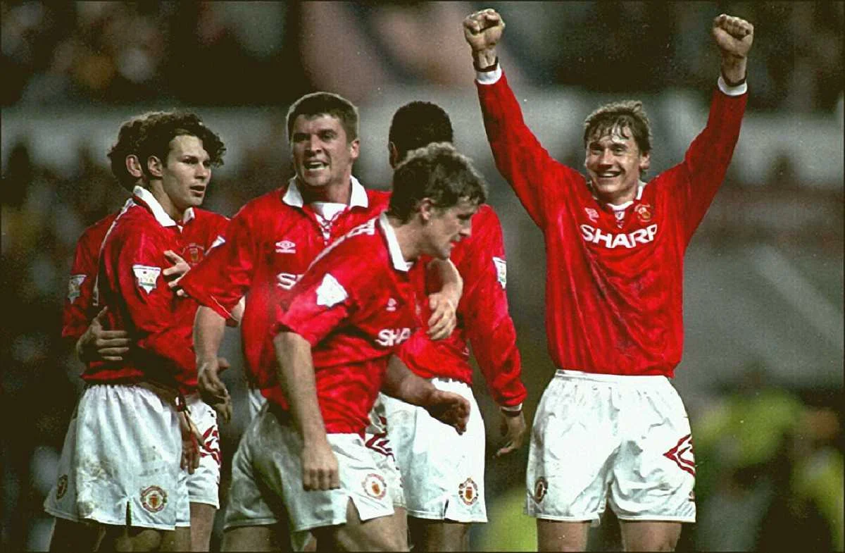 Андрій Канчельскіс (праворуч) у складі МЮ – поруч з Раяном Гіггзом, Роєм Кіном і Ко