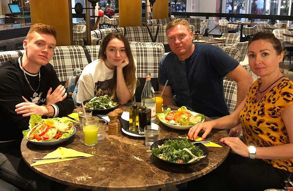 Виктор Цыганков в кругу семьи