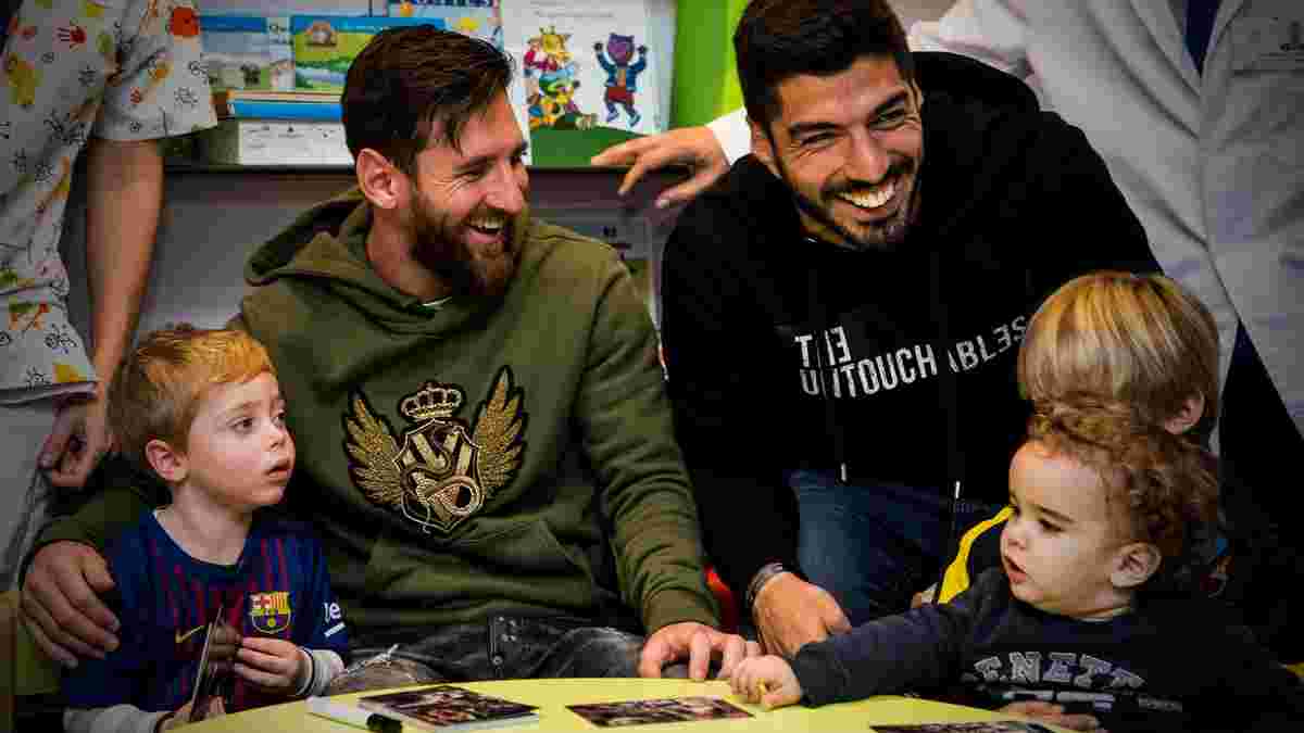 Месси и Суарес посетили детскую больницу – юный фанат каталонцев не сдержал слез