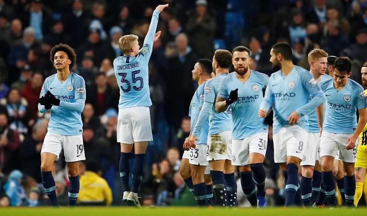 Зинченко отмечает гол / Reuters