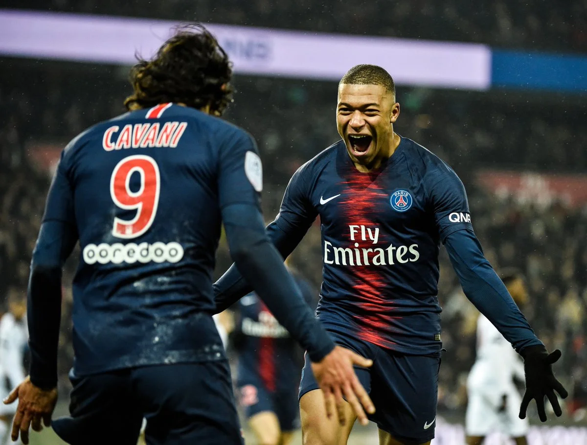 ПСЖ камня на камне не оставил от Генгама