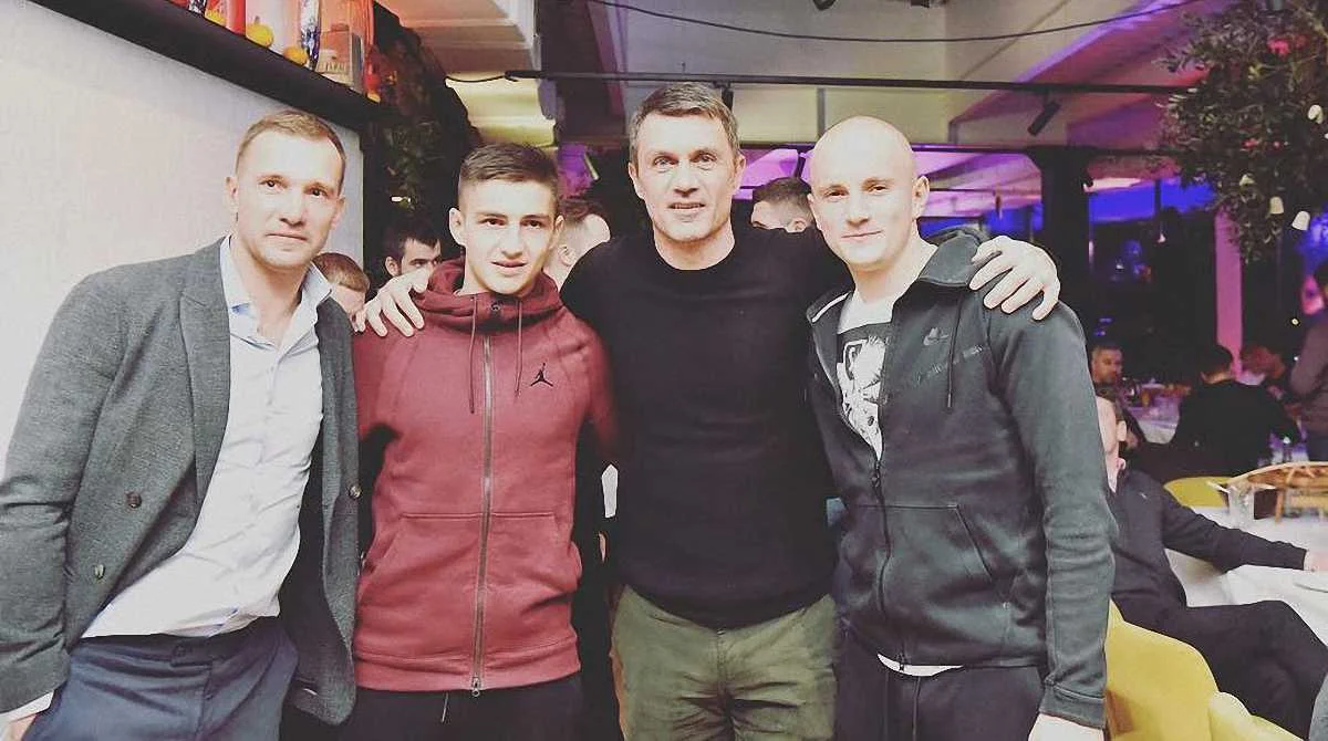 Мар'ян Швед (другий ліворуч) близький до ризикованого трансферу в Селтік