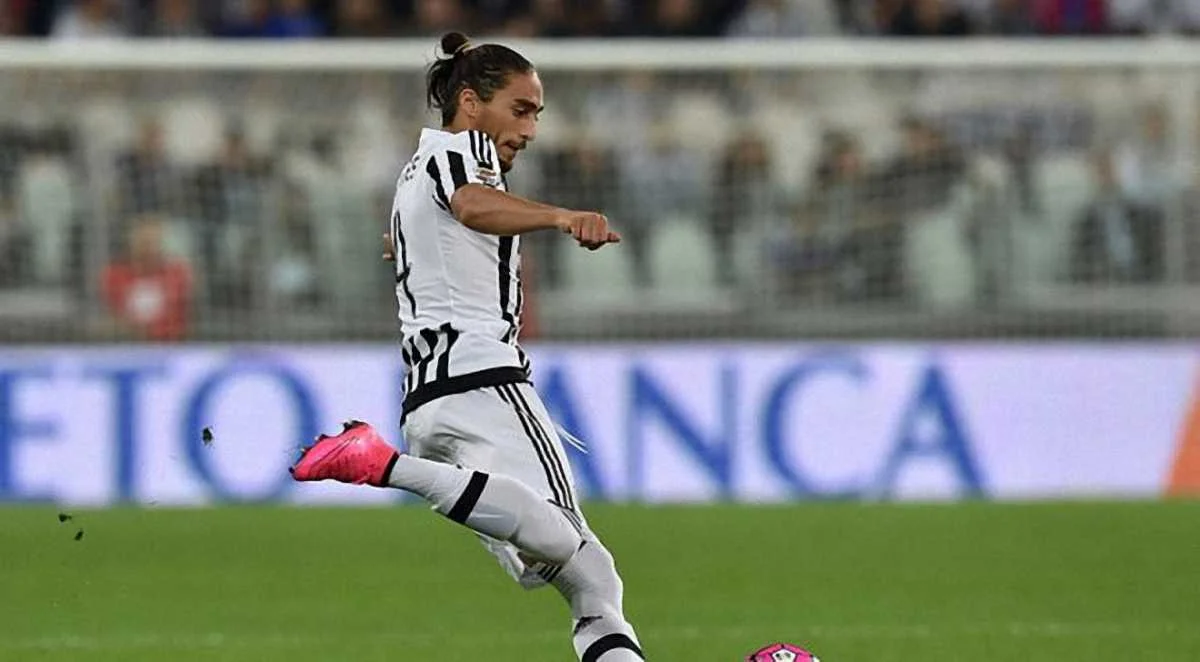 Мартін Касерес / Соцмережі