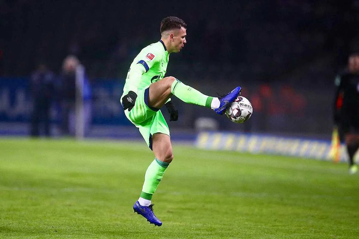 Євген Коноплянка у матчі Герта – Шальке