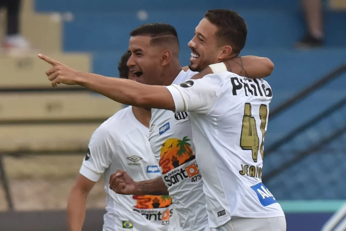 Дерліс Гонсалес / Versus