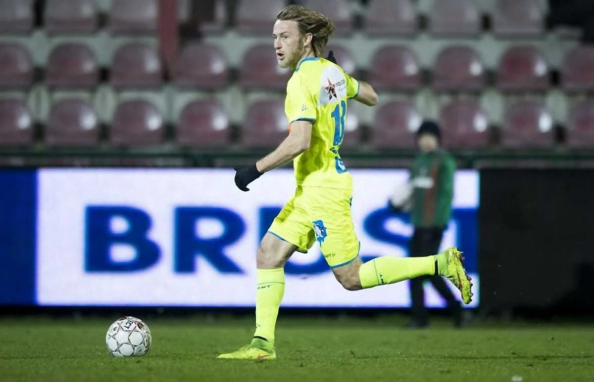 Роман Безус зможе знайти місце у збірній України після переходу в Гент?