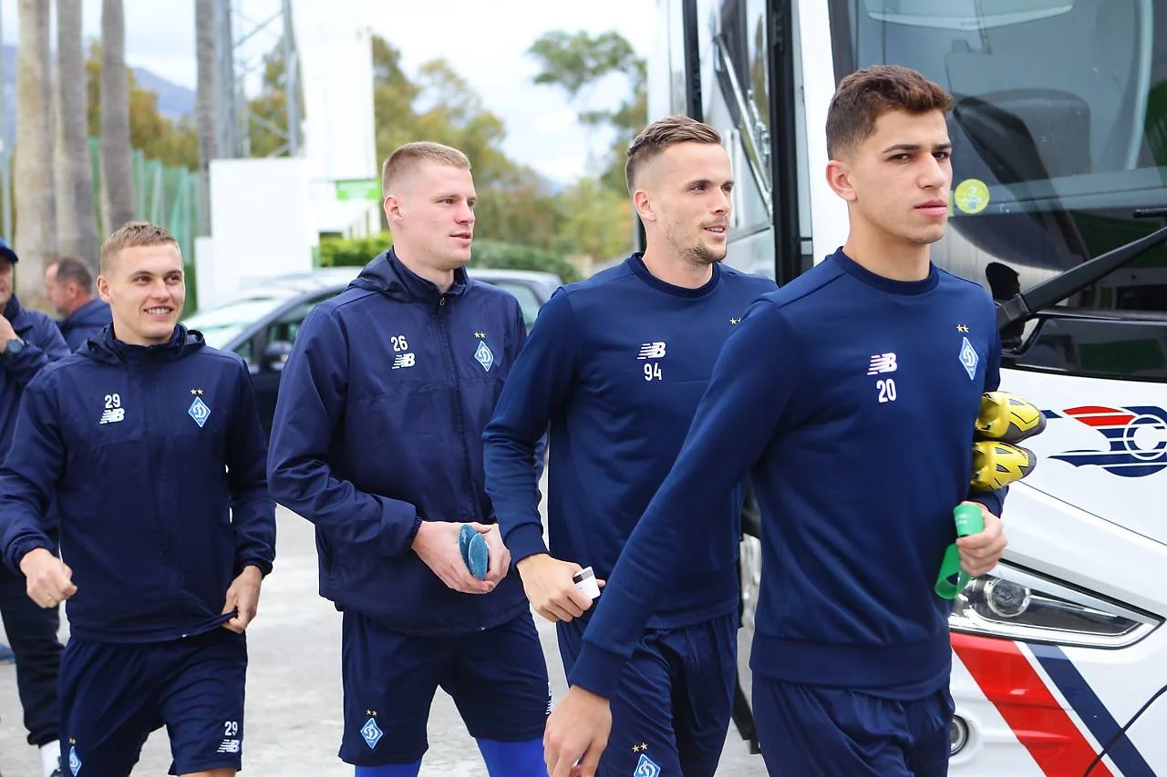 Кияни прилетіли до Афін на матч Ліги Європи / ФК Динамо