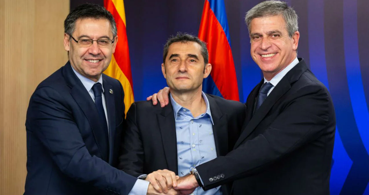 Ернесто Вальверде (по центру) / ФК Барселона