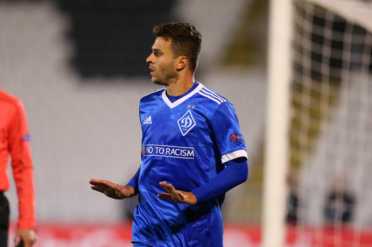 Жуниор Мораес / А. Осипов