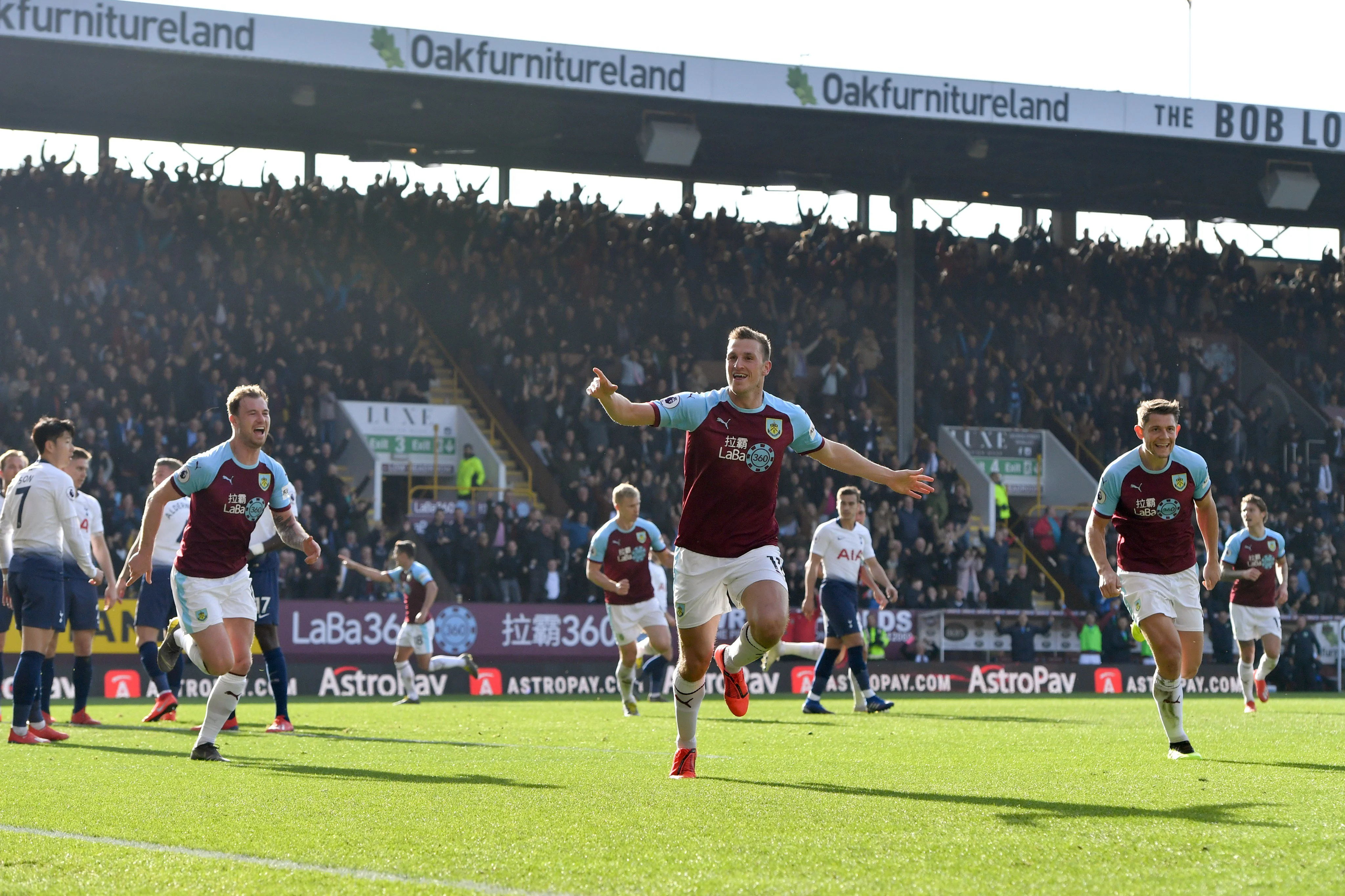Бернли – Тоттенхэм – 2:1 – видео голов и обзор матча