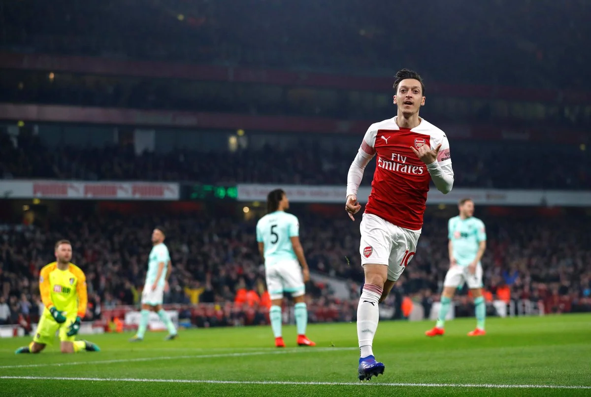 Озіл відкриває рахунок в матчі / Твіттер АПЛ