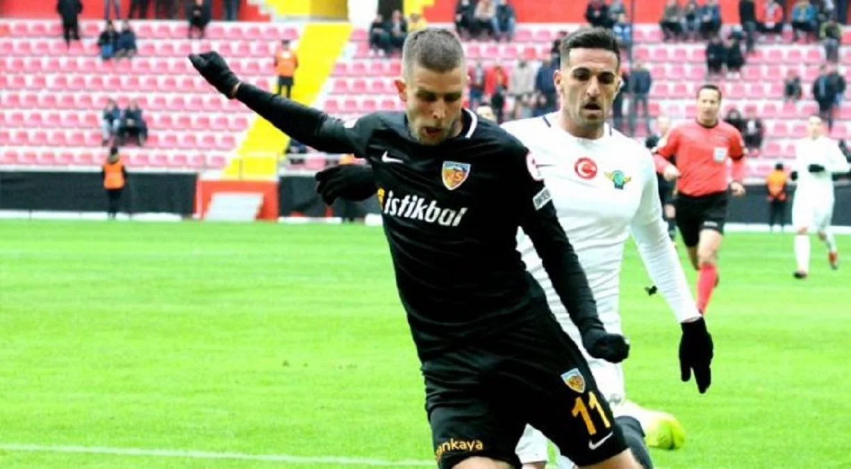 Артем Кравець / Соцмережі