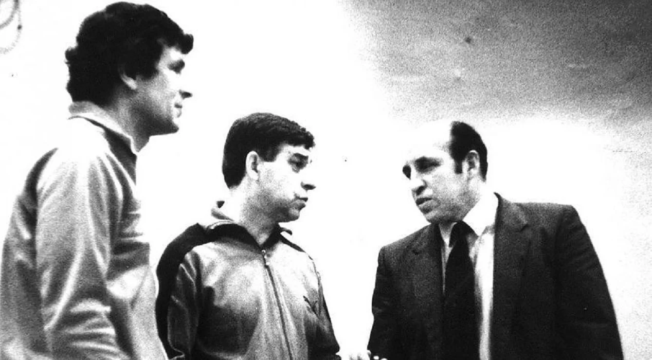 Тренер Ростислав Поточняк, старший тренер Борис Рассихін та начальник Карпат Ігор Кульчицький у 1989 році / Фото В. Дубаса