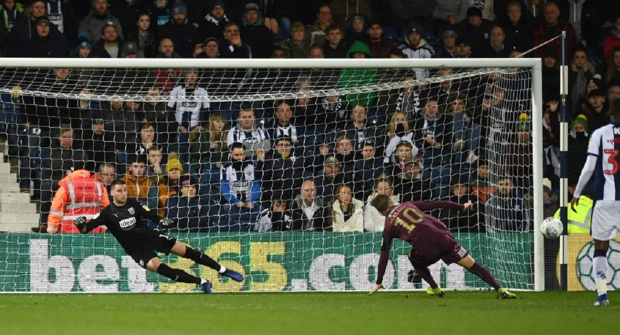 Игрок Суонси выполнил возможно худший пенальти в истории футбола