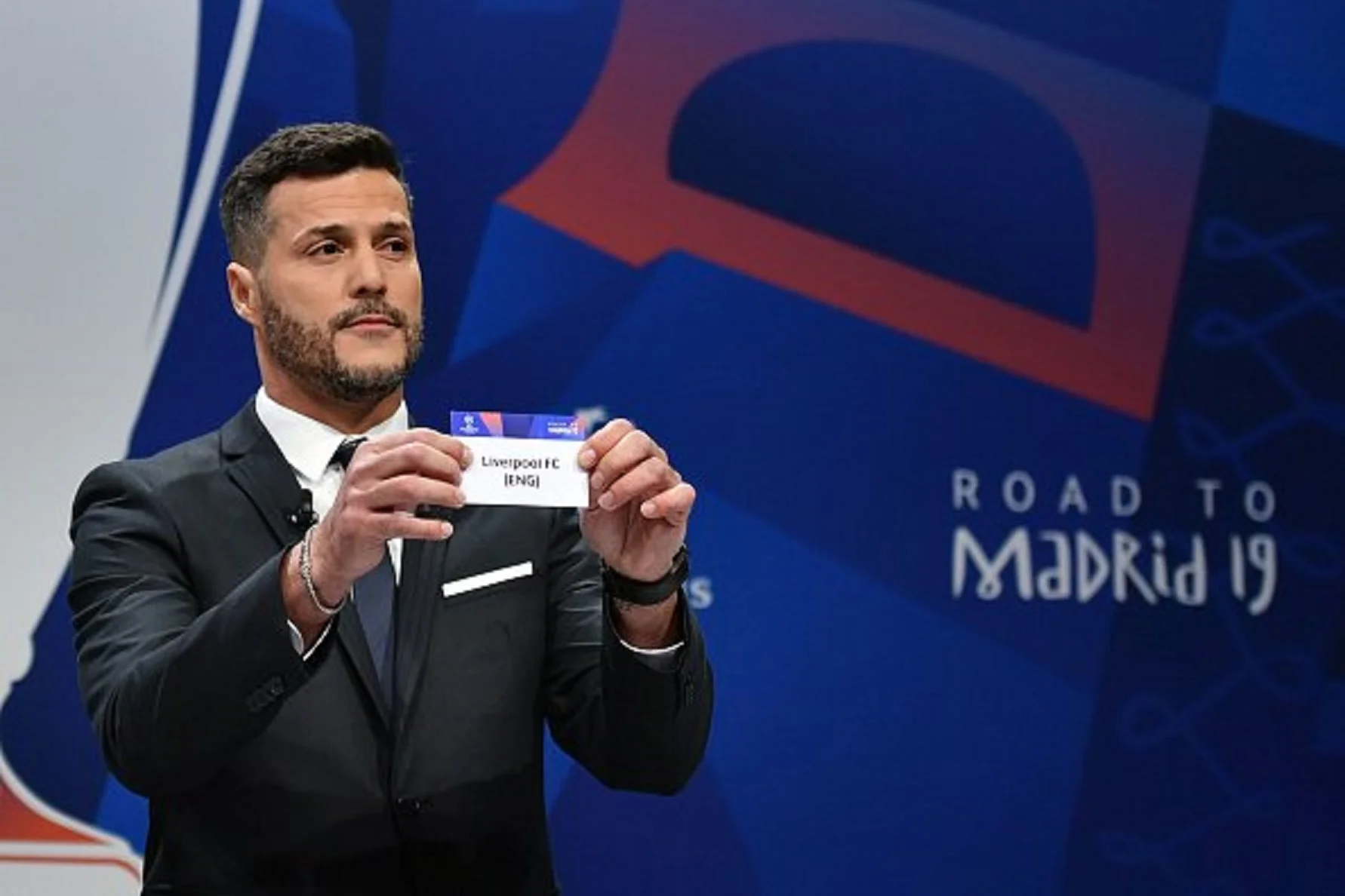 Жуліо Сезар "нажеребкував" цікаві протистояння / Фото УЄФА 