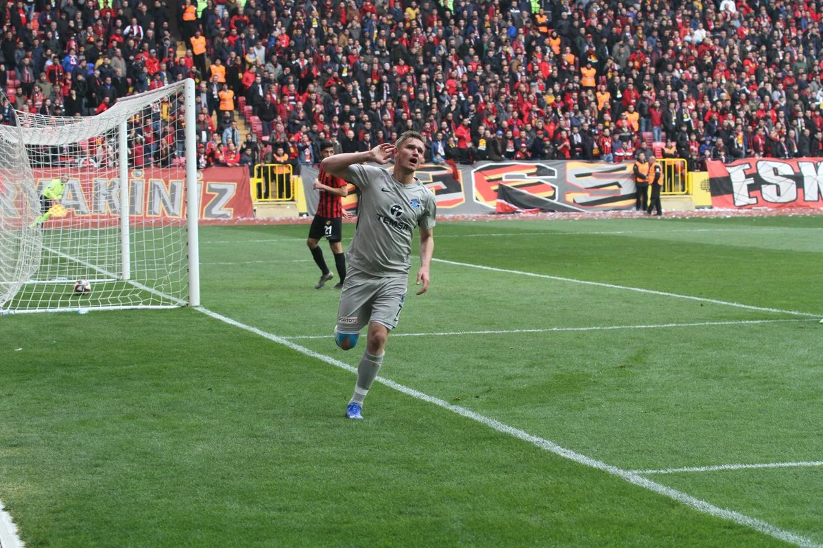 Олександр Гладкий / ФК Адана Демірспор