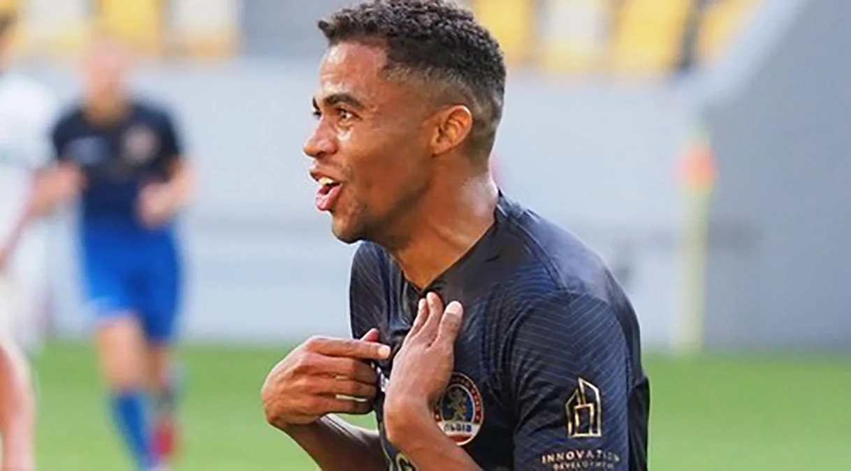 Лукас Тейлор / footballua.tv